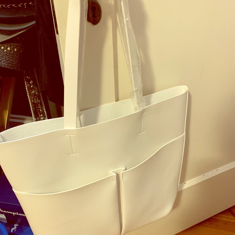 Neiman Marcus White tote. NWT